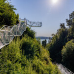 Panoramasteg und Erich-Pohl-Kanzel in der Marienschlucht, im Hintergrund der See